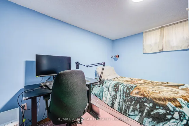 Additional image 41 of 71 Vauxhall Dr