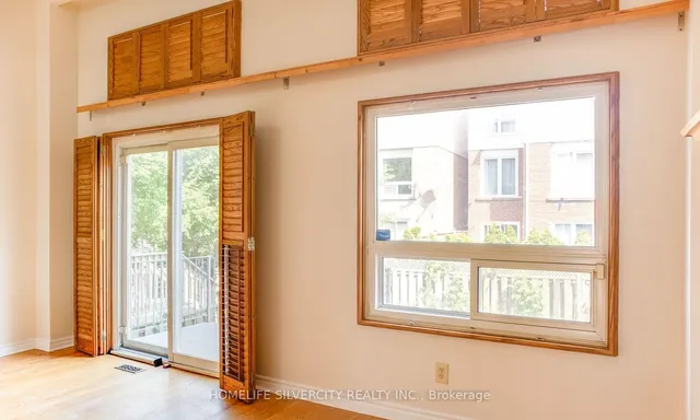 Additional image 11 of 54 Carnival Crt