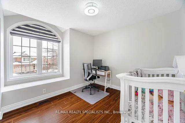 Additional image 34 of 8 Upshall Dr