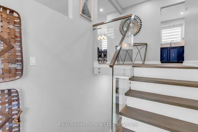 Additional image 4 of 692 Woodview Rd