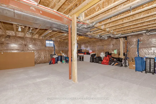 Additional image 37 of 1371 Lobelia Cres