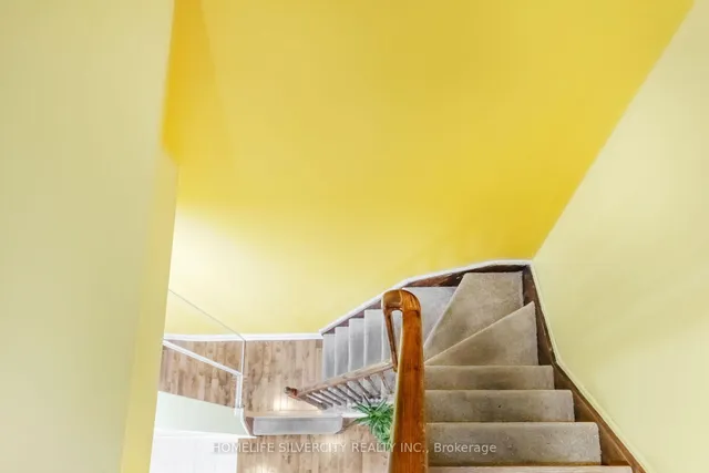 Additional image 38 of 32 Summerdale Cres