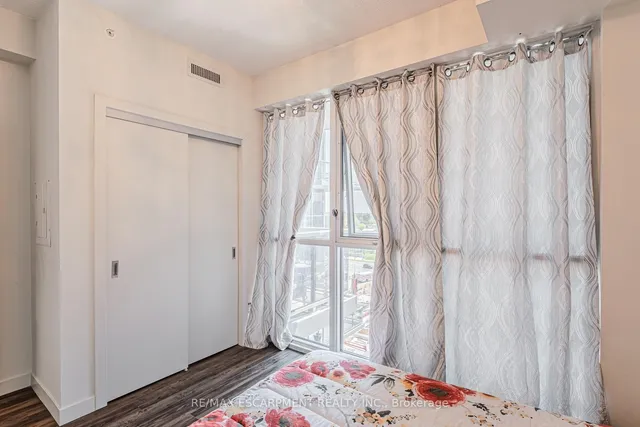 Additional image 13 of 2093 Fairview St Unit 809