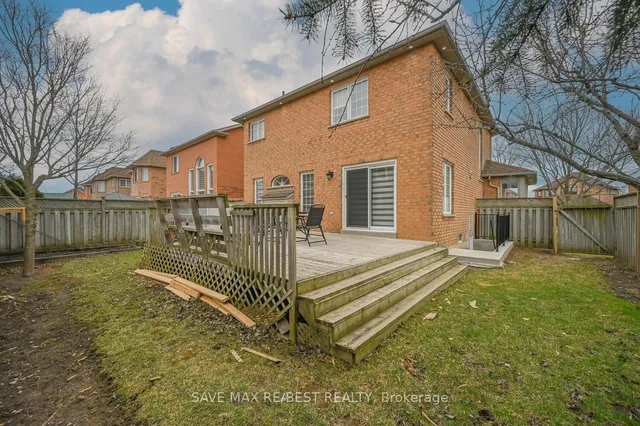 Additional image 46 of 29 Baccarat Cres