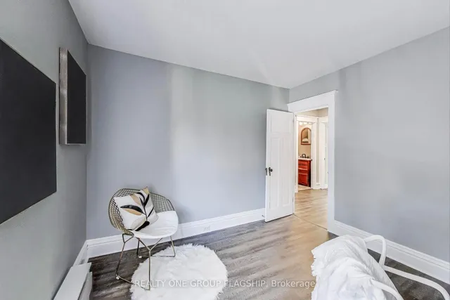 Additional image 24 of 23 Rosslyn Ave