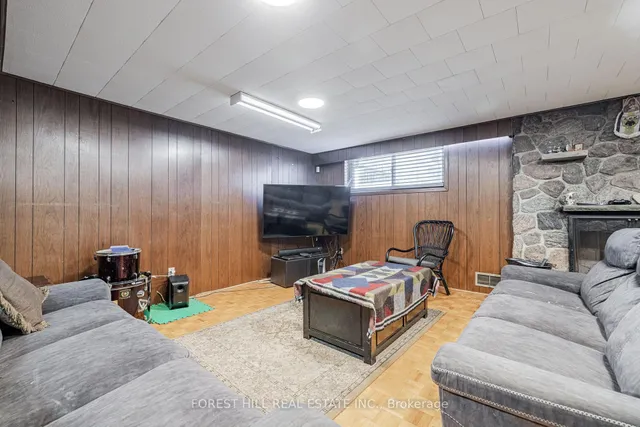 Additional image 18 of 121 Charlton Blvd