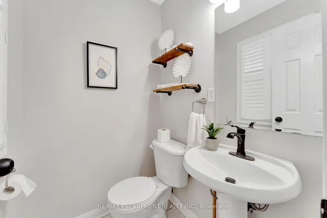 Additional image 15 of 646 Kerr Tr