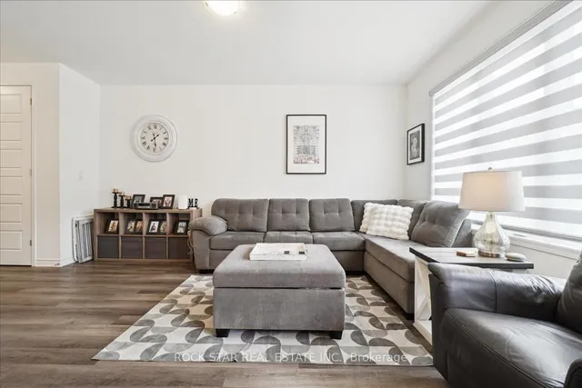 Additional image 7 of 1560 Moira Cres