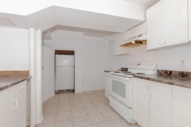 Additional image 32 of 72 Dunvegan Cres