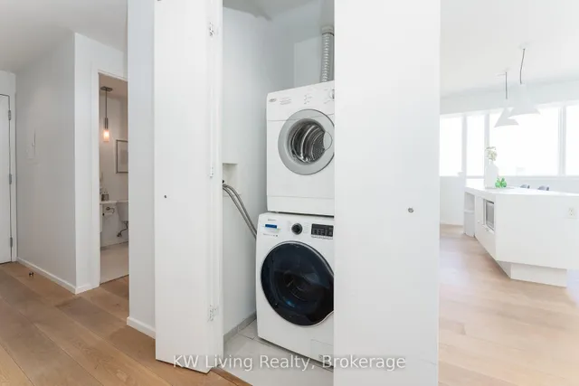 Additional image 15 of 8 Charlotte St Unit 2103