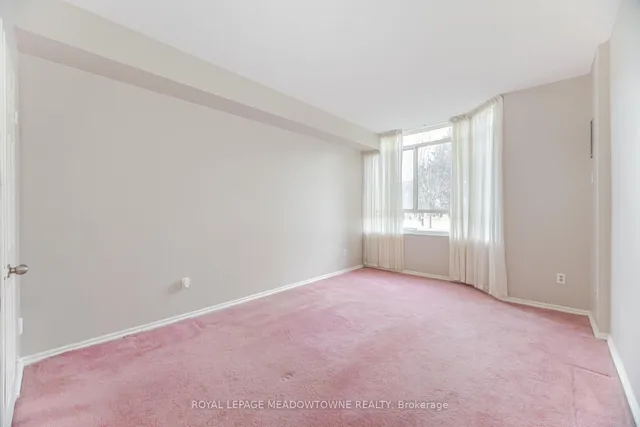 Additional image 18 of 100 County Court Blvd Unit 106