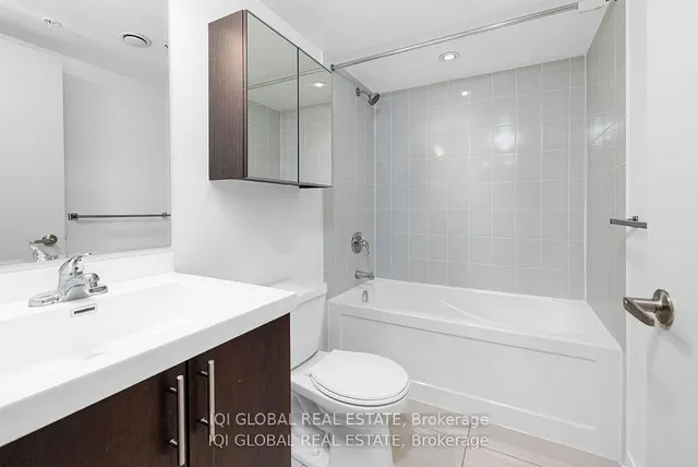 Additional image 25 of 1420 Dupont St Unit 408