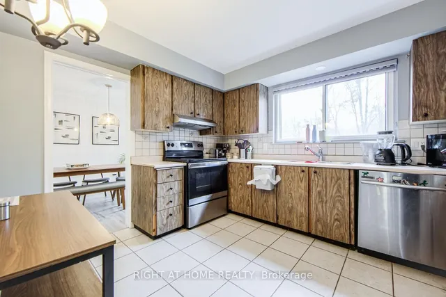 Additional image 11 of 1276 HILLVIEW Cres