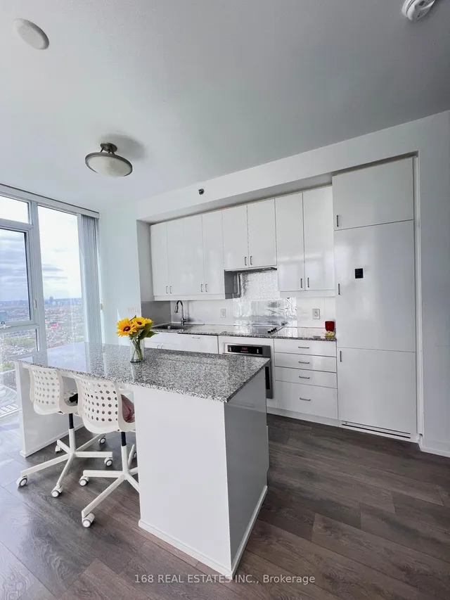 426 University Ave Unit 3503