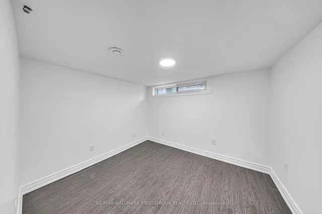 Additional image 25 of 962 Midland Ave