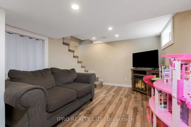 Additional image 18 of 74 Armstrong Ave