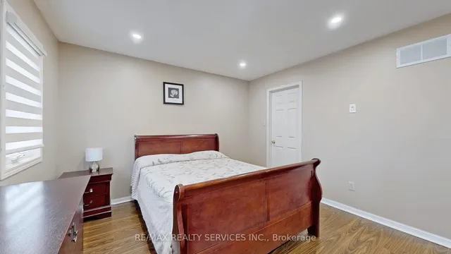 Additional image 30 of 87 Sprucelands Ave