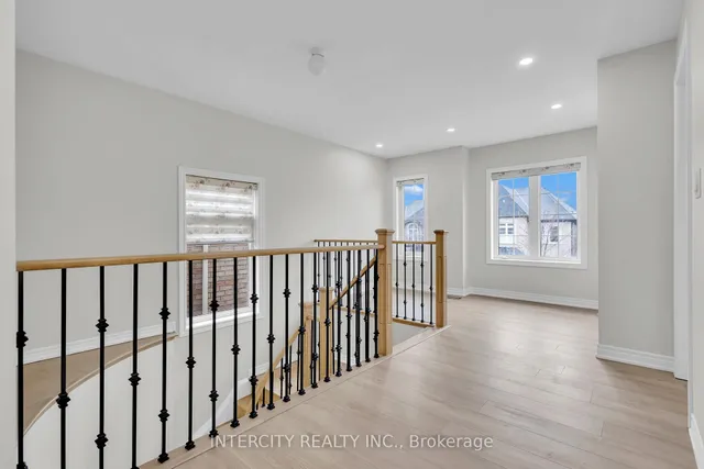 Additional image 27 of 98 Lola Cres