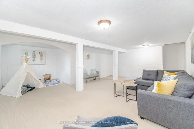 Additional image 38 of 204 Bousfield Cres