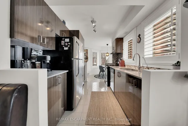 Additional image 8 of 87 Young St