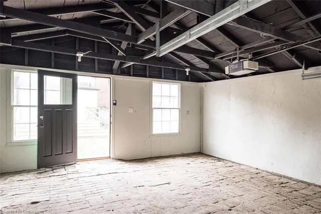 Additional image 42 of 396 Charlton Ave