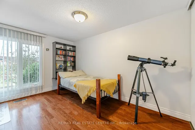 Additional image 23 of 24 Acadian Hts