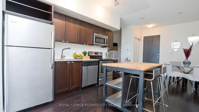 Additional image 29 of 105 The Queensway Ave Unit 415