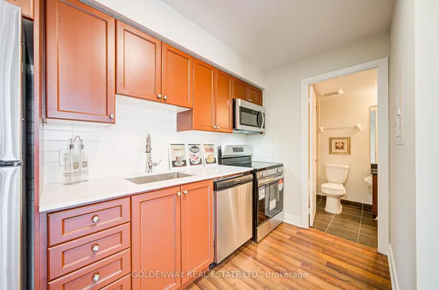 Additional image 15 of 125 Village Green Sq Unit 3701