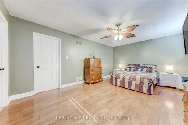 Additional image 18 of 17 Plumrose Blvd