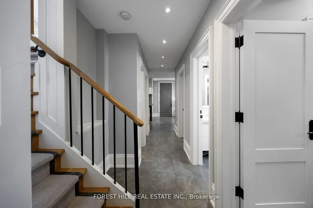 Additional image 29 of 102 Chaplin Cres