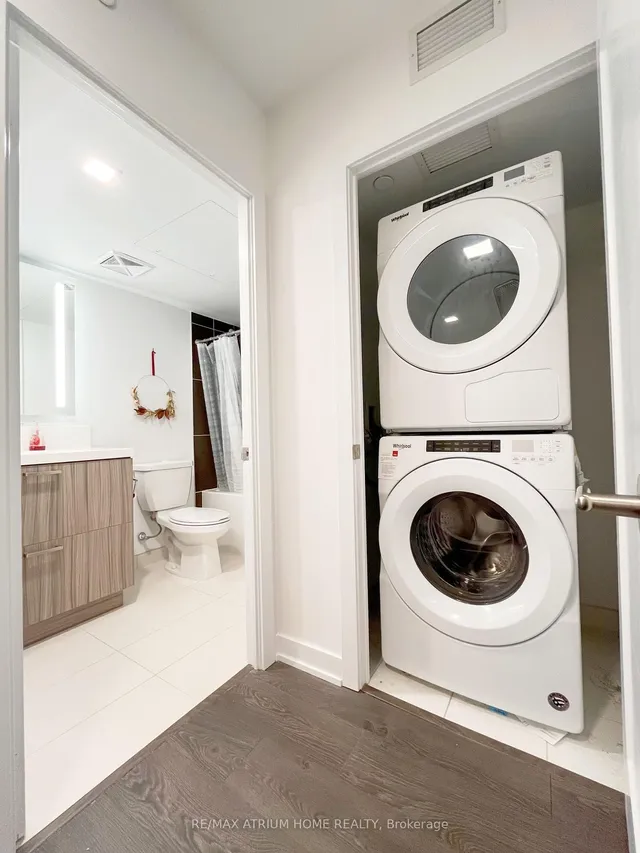 Additional image 18 of 50 Mccaul St Unit 816