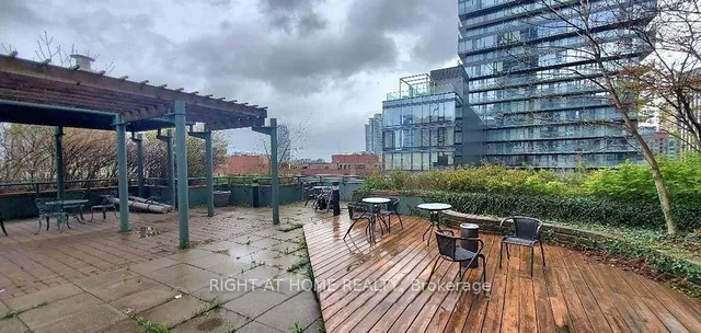 Additional image 31 of 92 King St Unit 403