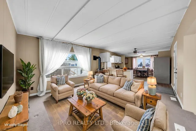 Additional image 10 of 137 Maple Cres