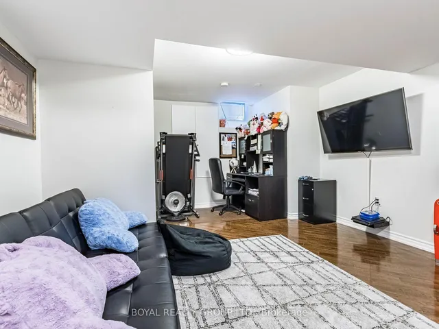 Additional image 38 of 13 Crevice Gate