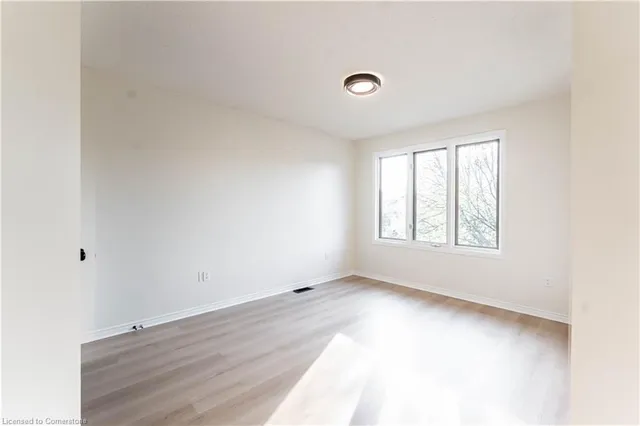 Additional image 35 of 67 Bridgeport Cres