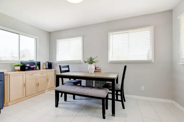 Additional image 18 of 182 Glennie Ave