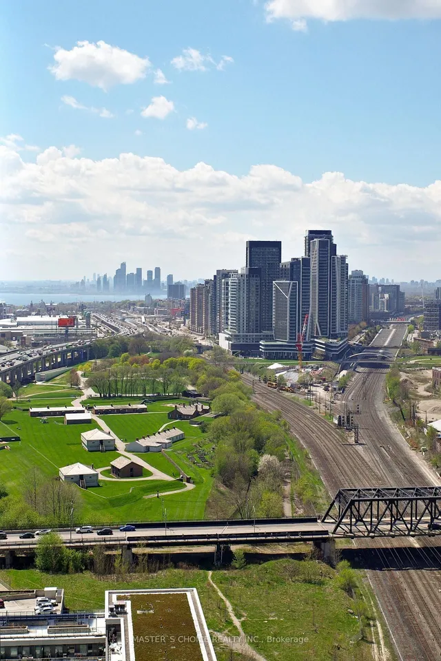 21 Iceboat Terr Unit 3110