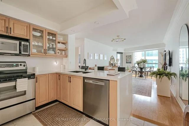 2111 Lake Shore Blvd Unit 912