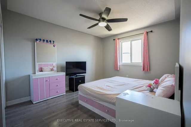 Additional image 24 of 3 Deforest Dr