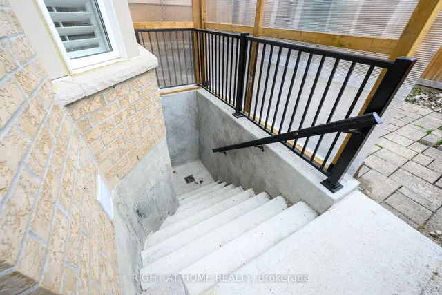 Additional image 4 of 1445 Laurier Ave