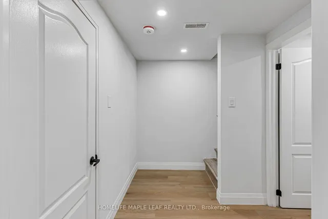 Additional image 44 of 292 Woodward Ave