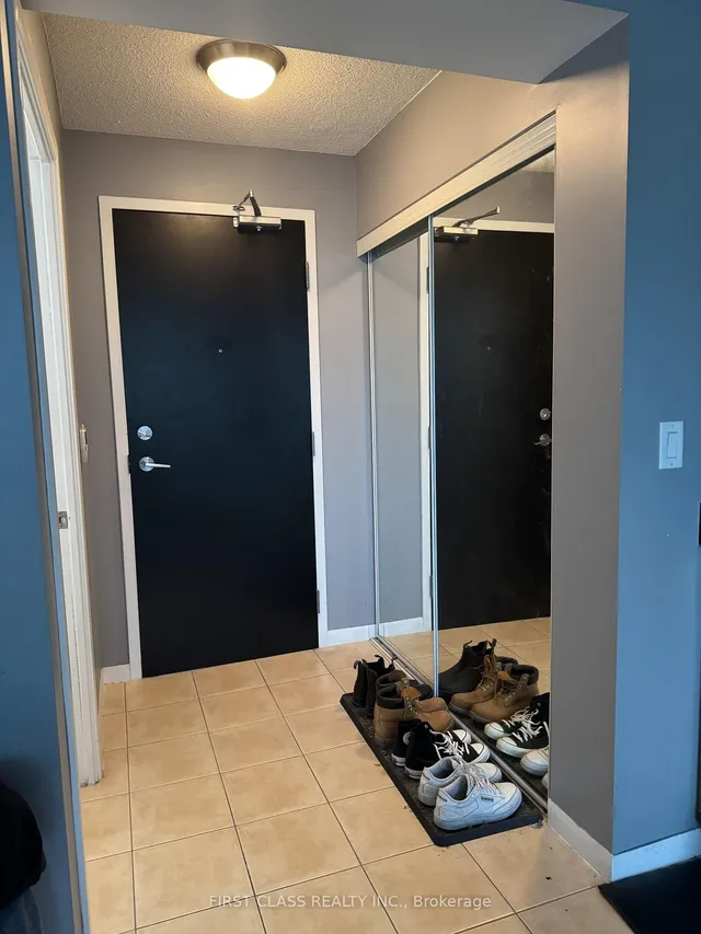 Additional image 6 of 18 Yonge St Unit 2204