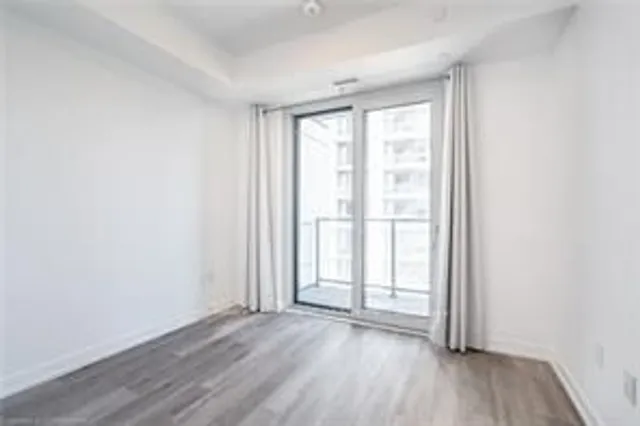 Additional image 11 of 15 Wellington St Unit 1102