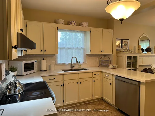 Additional image 24 of 6995 Second Line