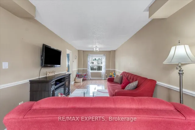 Additional image 41 of 28 Pantages Crt