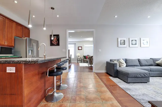 Additional image 11 of 61 Sky Harbour Dr