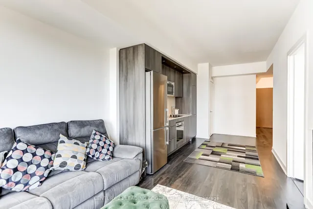 Additional image 14 of 30 Inn On The Park Dr Unit 712