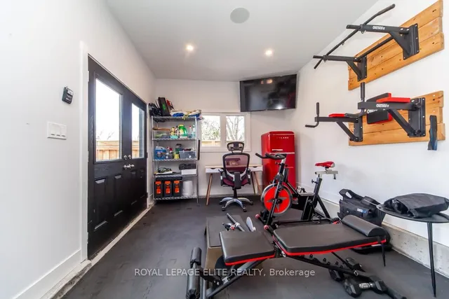 Additional image 37 of 75 Manitoba St