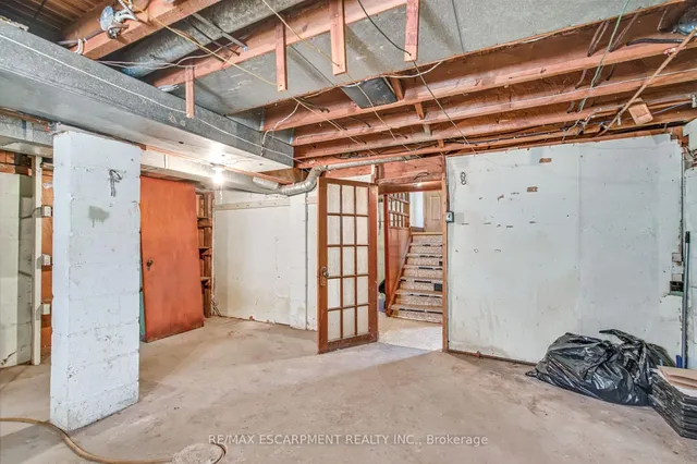 Additional image 32 of 48 Woodbridge Rd