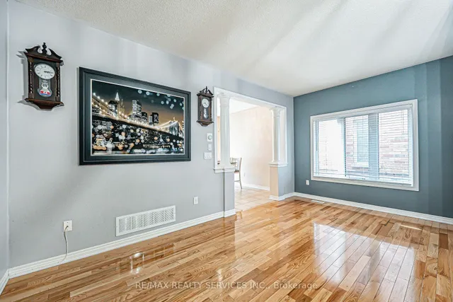 Additional image 13 of 32 Crystalview Cres